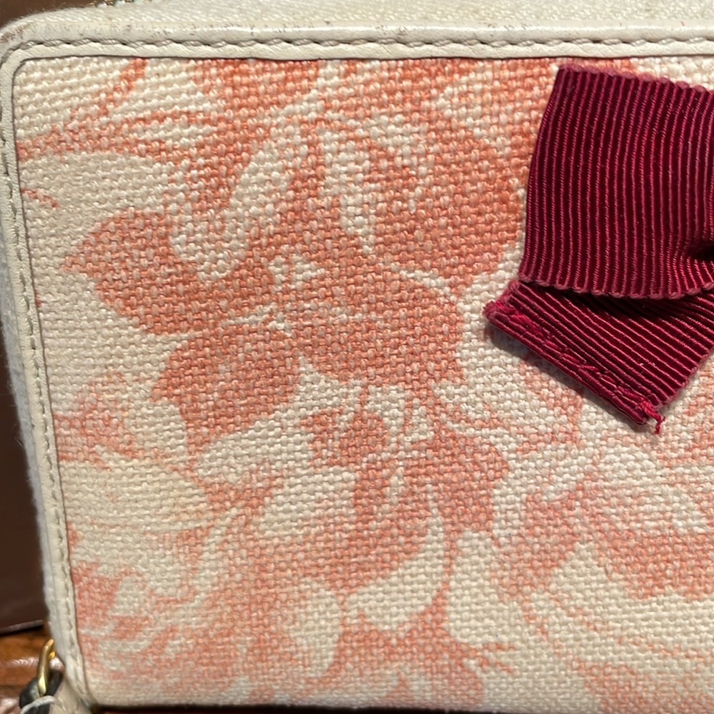 Gucci Guccissima Pink and Cream Floral Wallet with box - Picture 4 of 16